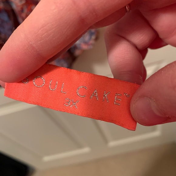 Plus size long sleeve blouse with shoulder cutout - Picture 4 of 4